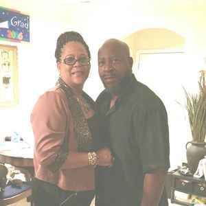 Meet your Posher, Lora